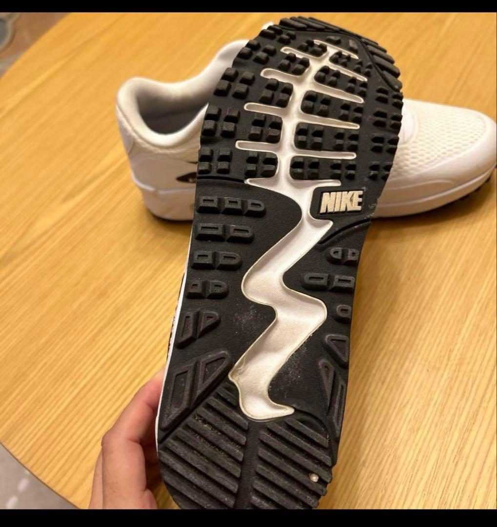 今だけこの金額！Nike スポーツシューズ ホワイト