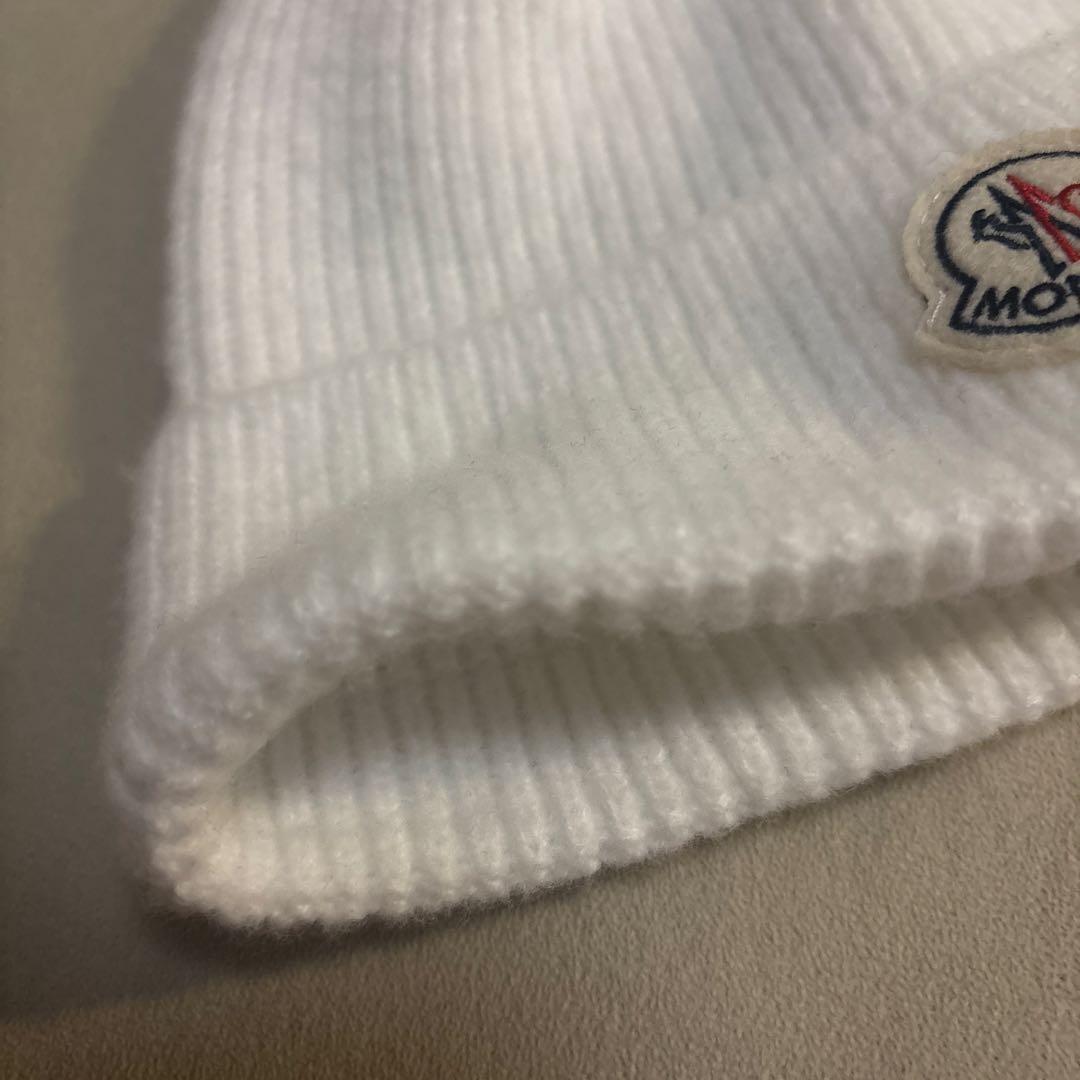 MONCLER ニット帽　ホワイト　メンズ　レディース