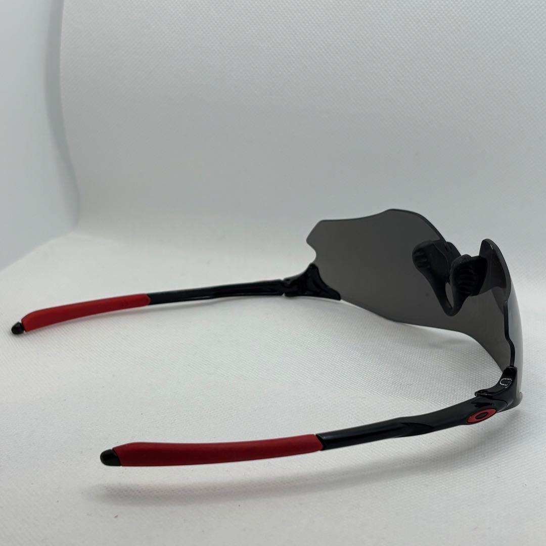 Oakleyオークリースポーツサングラス偏光レンズ シルバーチタニウム 超軽量