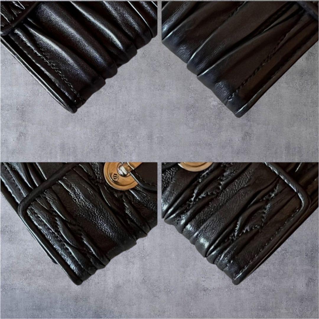 美品　BALLY バリー　二つ折り財布　レザー　キルティング　コンパクト　黒