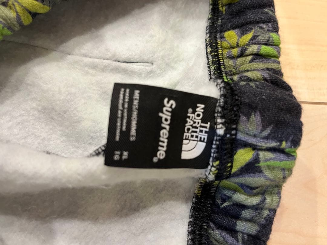 THE NORTH FACE x Supreme 大麻柄スウェット　シュプリーム