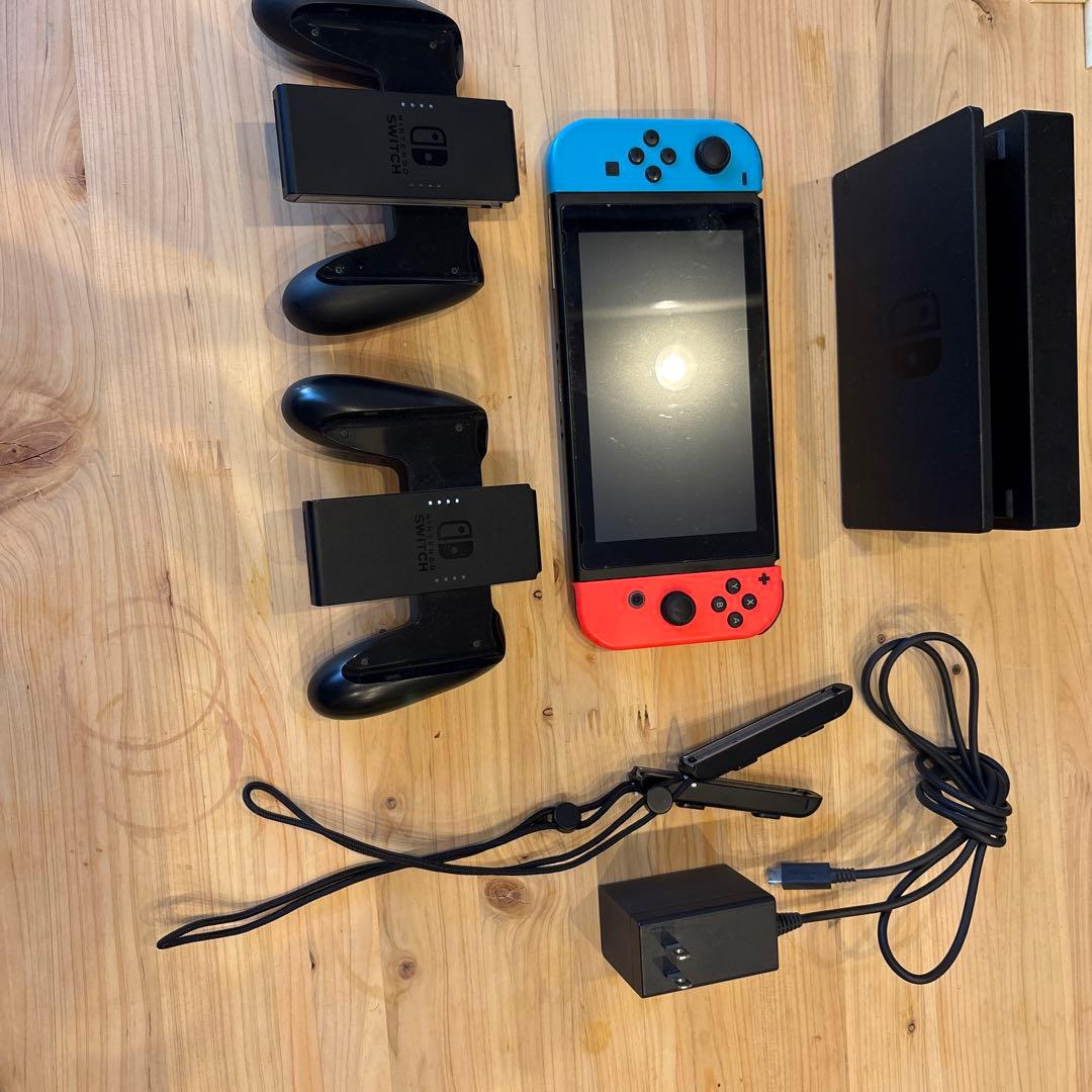 ぱ*ん様 Nintendo Switch 本体 青/赤