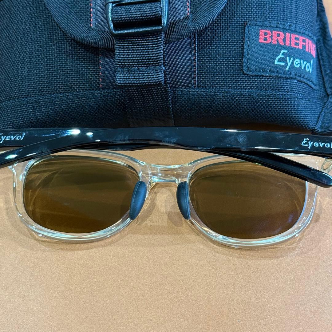 小物 BRIEFING x Eyevol MELLICK