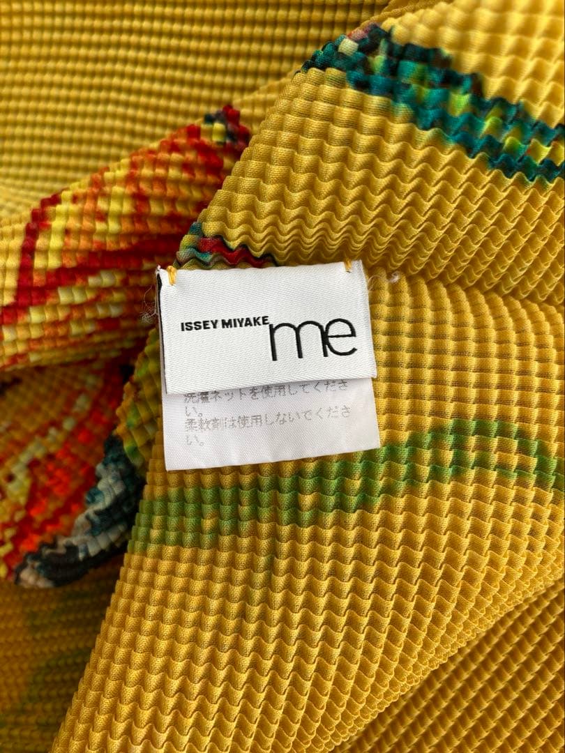 ISSEY MIYAKE me イッセイミヤケ　半袖　カットソー　横尾美美
