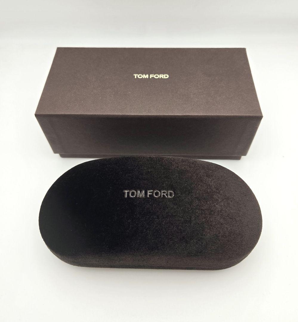 ヴ*ン様 TomFordトムフォード 「ColeTF285 52F 」サングラス