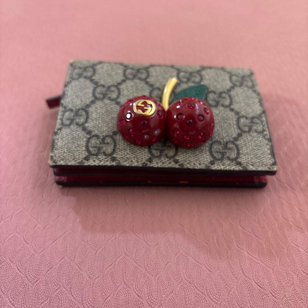 GUCCI グッチ　二つ折り財布