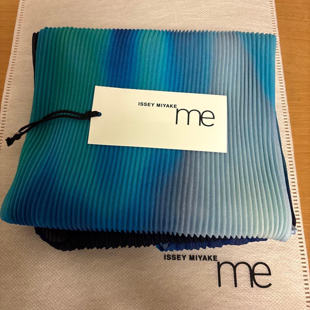 小物 me ISSEY MIYAKE AURORA PLEATS STOLE