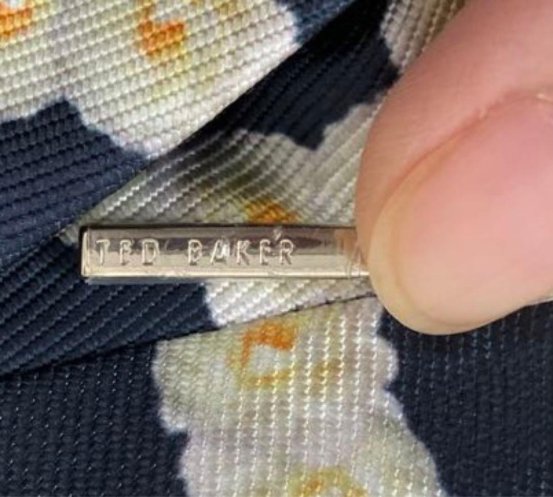 新品未使用　テッドベイカー　TEDBAKER リボン付柄フィット＆フレアーワンピ