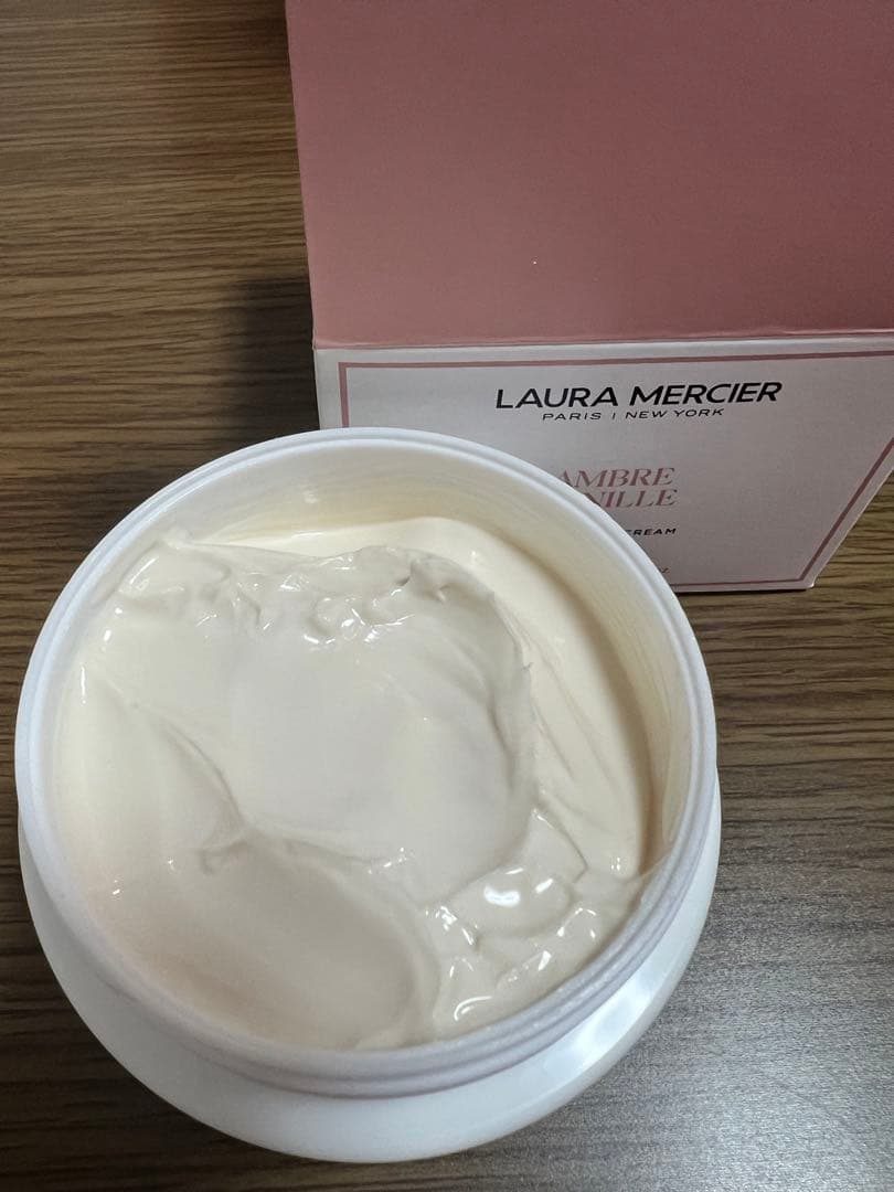 LAURA MERCIERボディクリーム