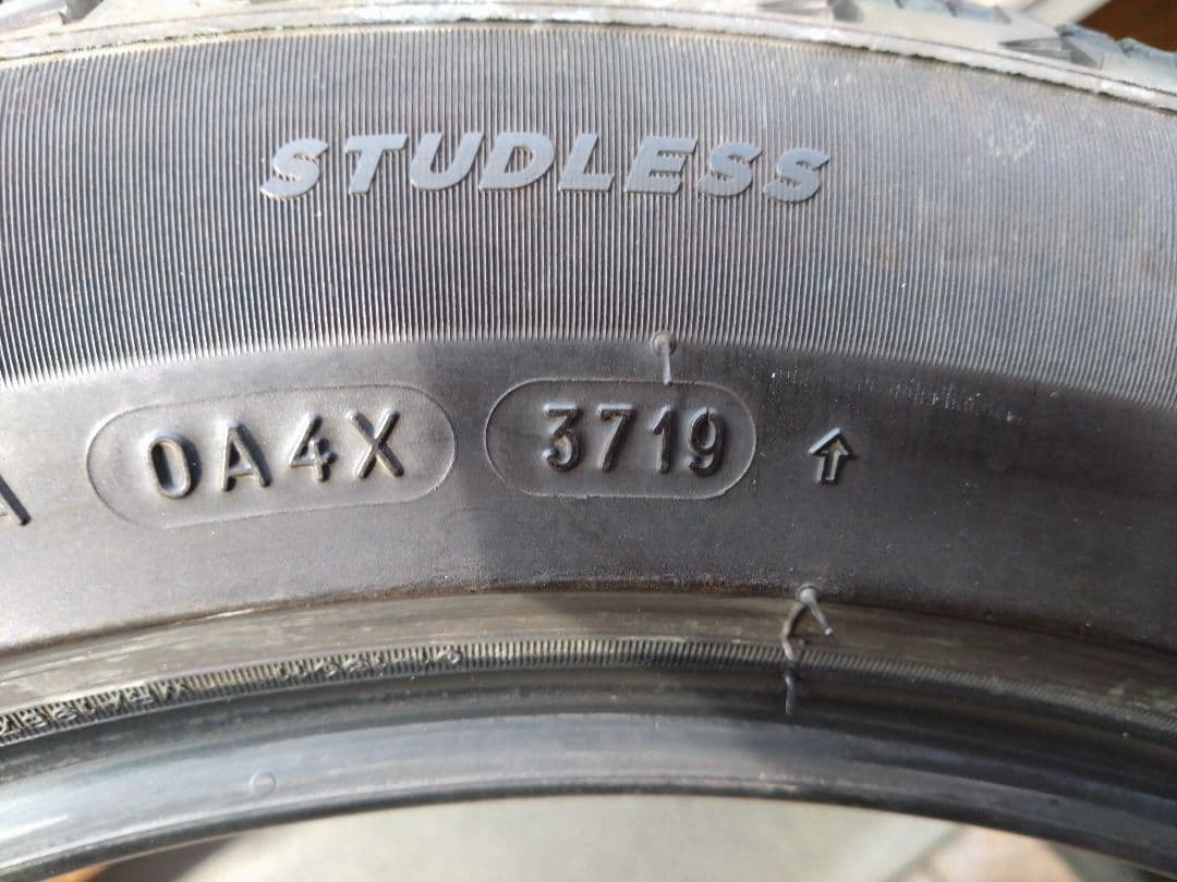 【値下げ】225/50R17 スタッドレス2本 ミシュラン X-ICE3+ ①