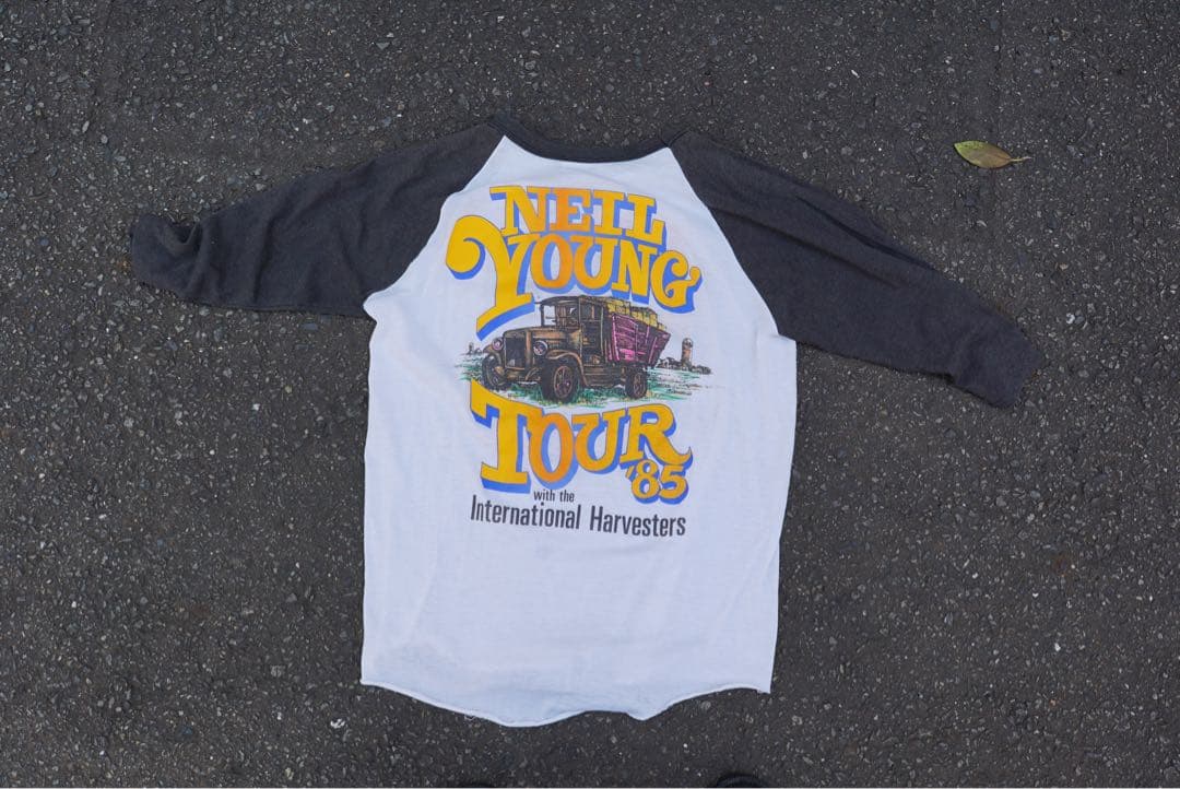 本日80s NEIL YOUNG ラグランTシャツ　ヴィンテージ　バンドTシャツ