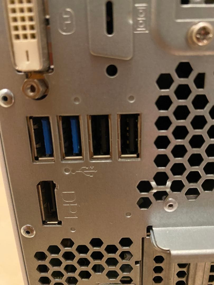 FUJITSU ESPRIMO D588 タワー