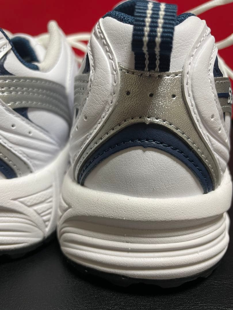 りす　New Balance ゴルフシューズ　練習場一度のみ着用　23cm