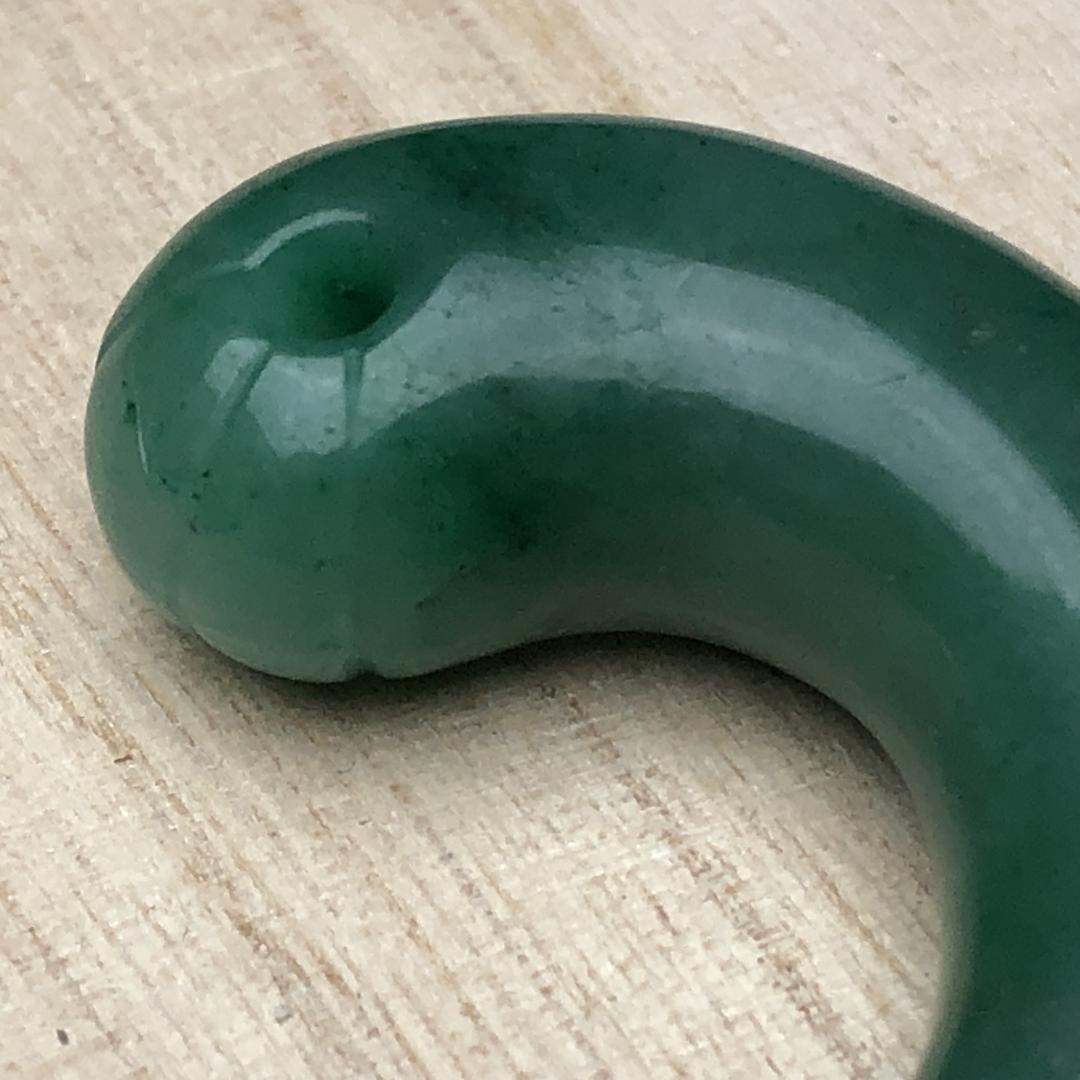 勾玉 硬玉　翡翠　ヒスイ 天然 一点物 お守り