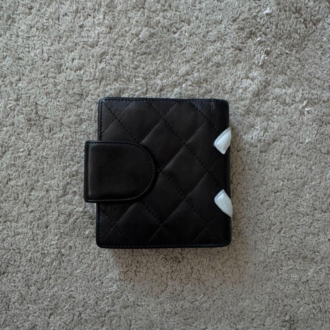 CHANEL 二つ折り財布 ブラック/ホワイト