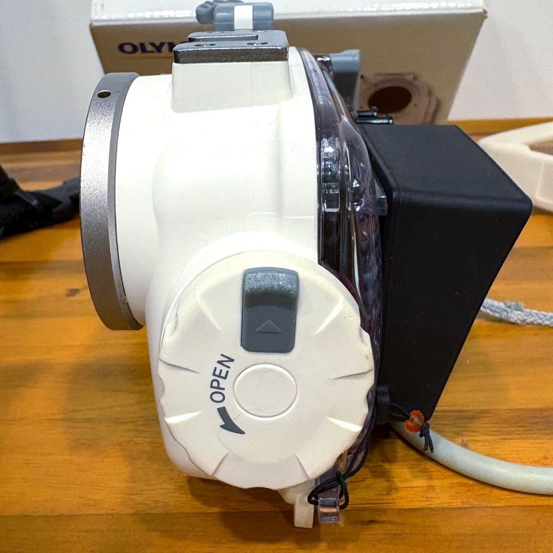 OLYMPUS Tough PT-048 WHT μTOUGH-8010