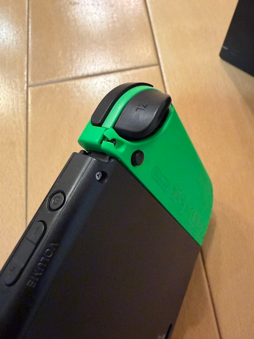 Nintendo Switch グリーン/ブラック 本体