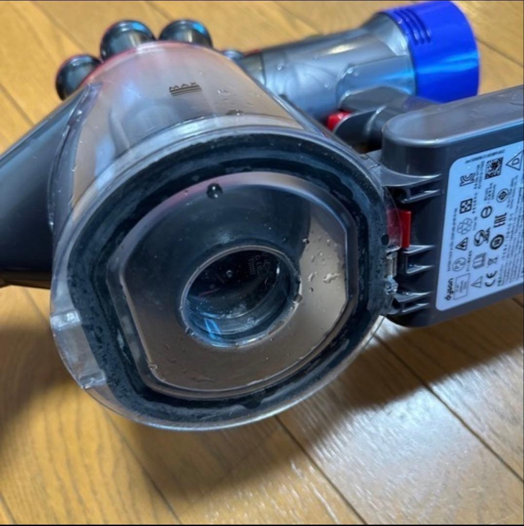 ダイソン v8 スティッククリーナー 本体 各種アタッチメント付き