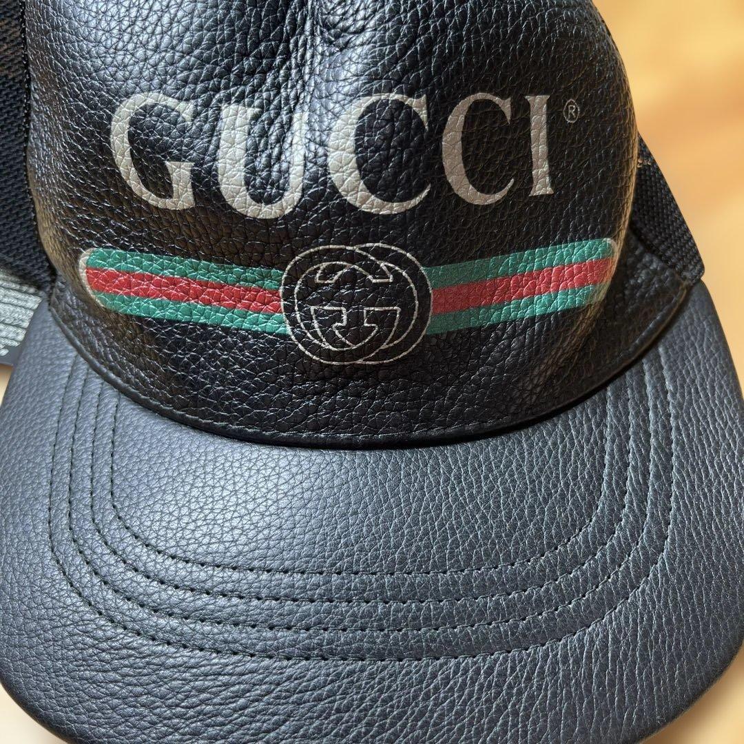 GUCCI ブラックレザーキャップ