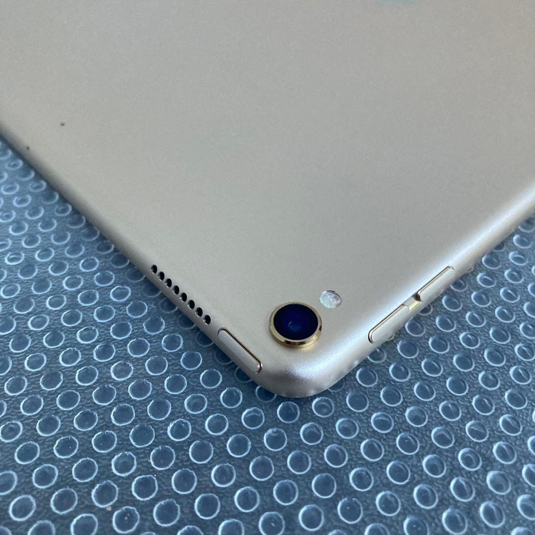 820 外観美品☆iPad Pro 256GB 10.5インチ WIFIモデル
