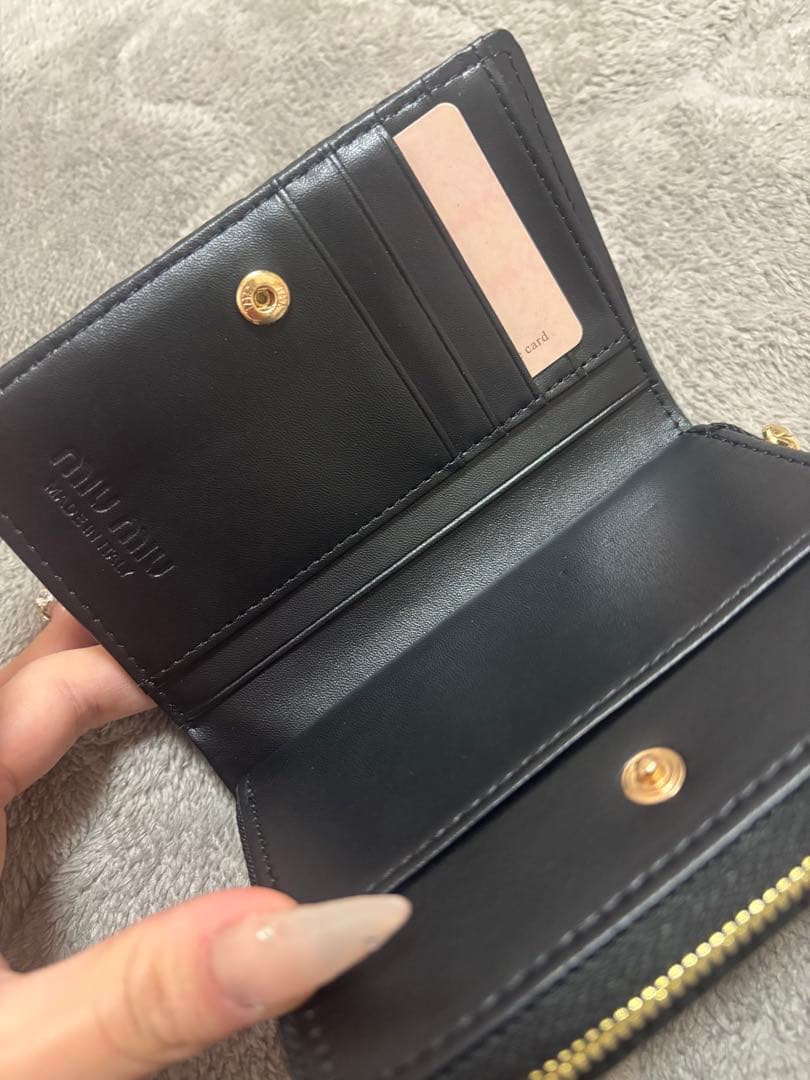 美品 miu miu 黒 レザー 三つ折り財布