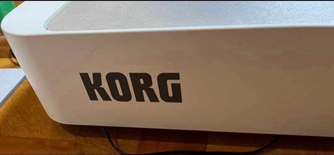 KORG 電子ピアノ B1 ホワイト 88鍵盤 ヘッドホン ペダルつき