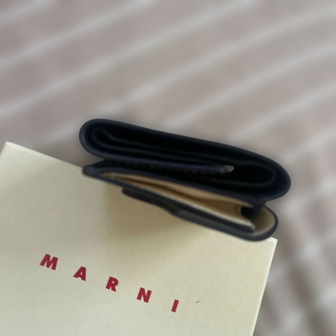 MARNI♡アイボリー♡赤ロゴ♡人気♡レア♡三つ折りミニ財布♡