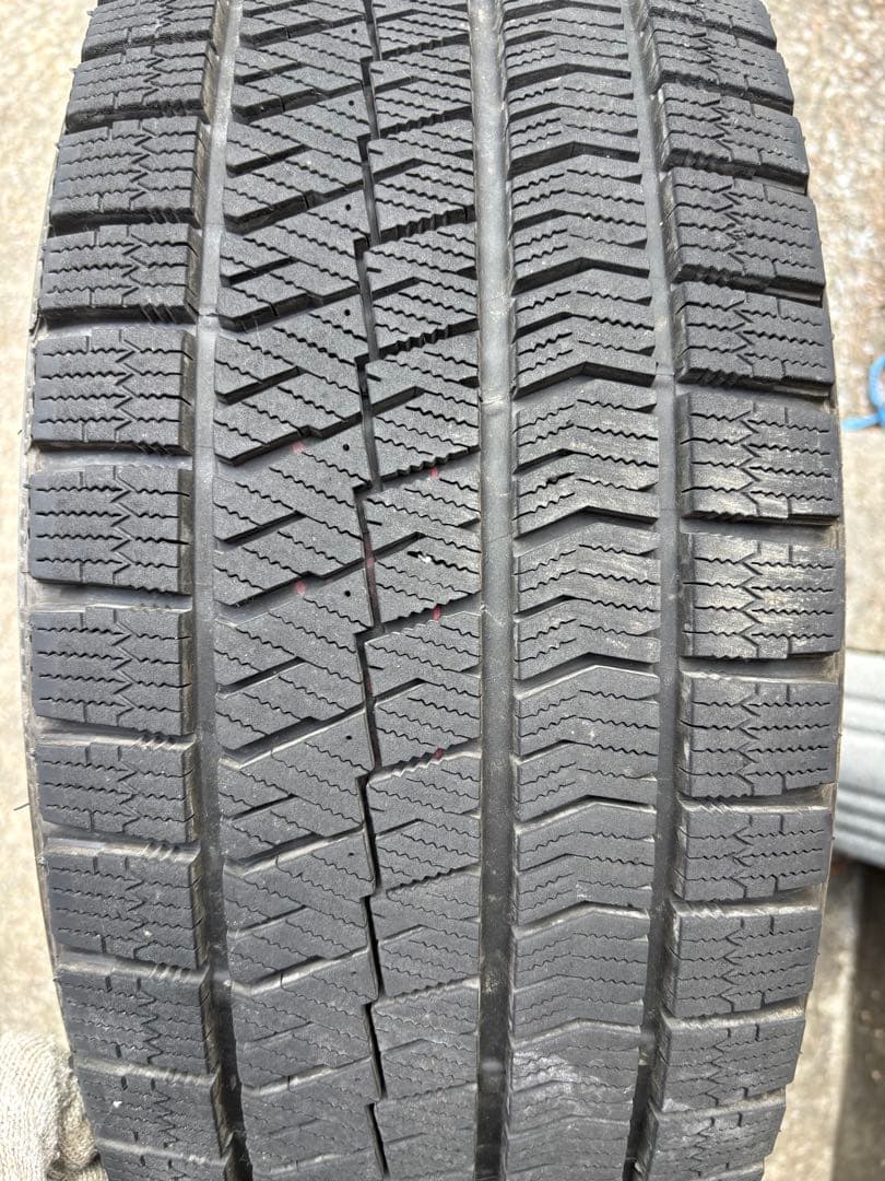 BLIZZAK VRX2 スタッドレスタイヤ 215/55R17 2024年製