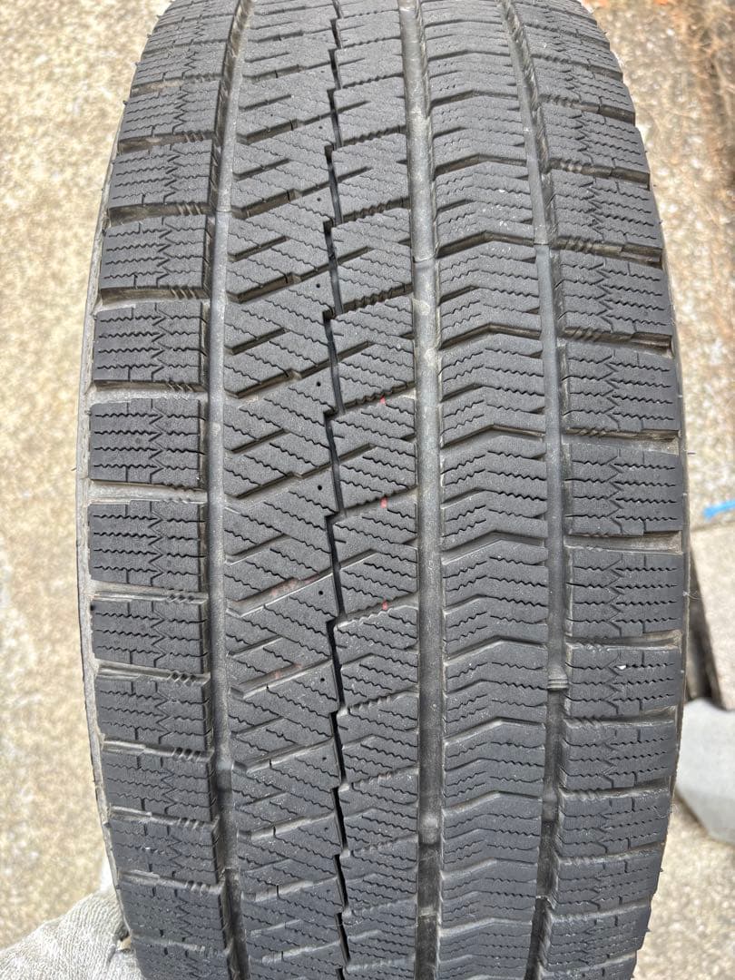 BLIZZAK VRX2 スタッドレスタイヤ 215/55R17 2024年製