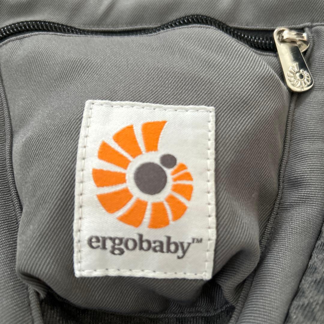 ergobaby 抱っこ紐 グレー　よだれカバーセット