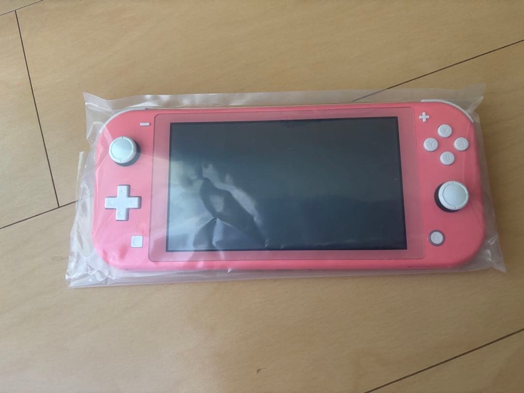 NintendoSwitchライト　コーラル　箱あり　付属品あり