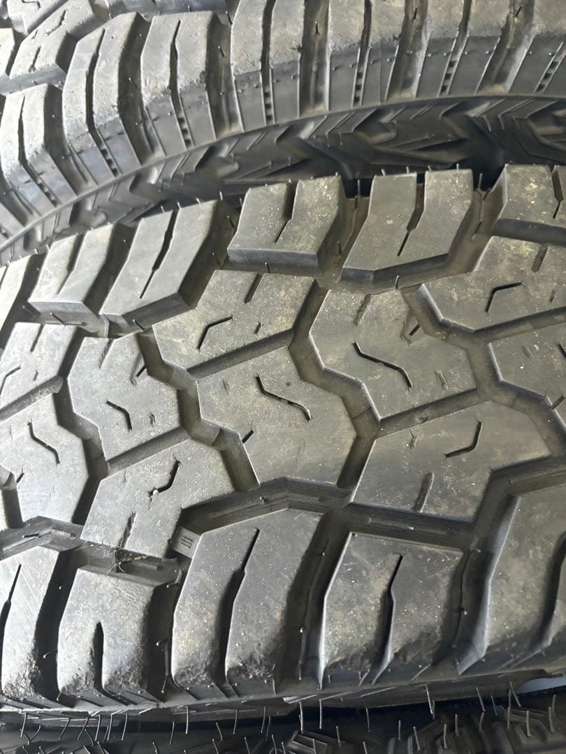 ヨコハマ　ジオランダー　X-AT中古4本