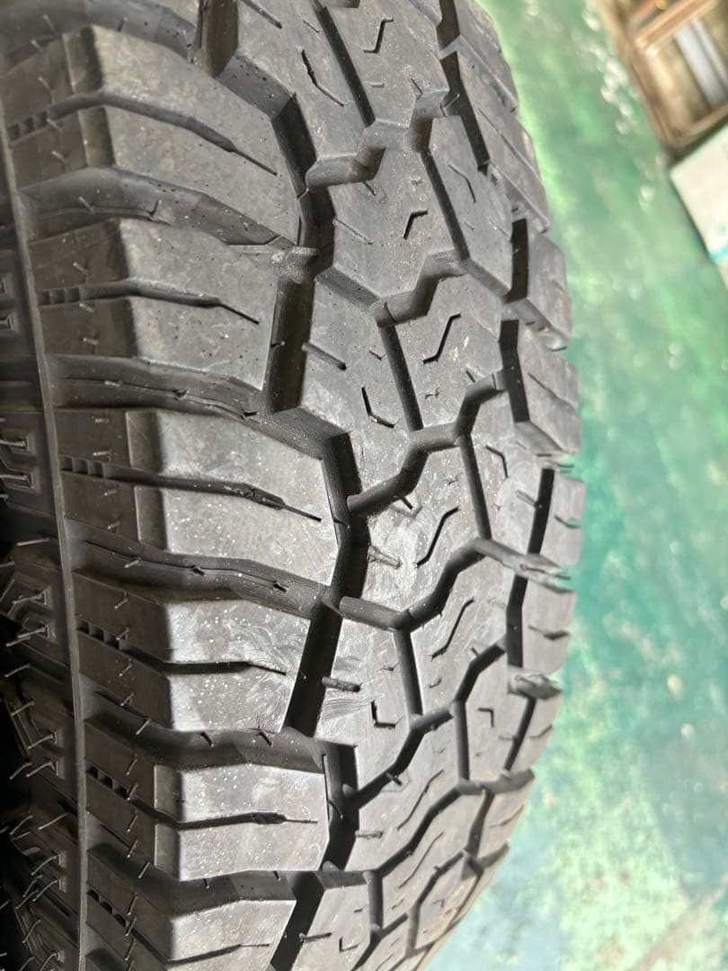 ヨコハマ　ジオランダー　X-AT中古4本