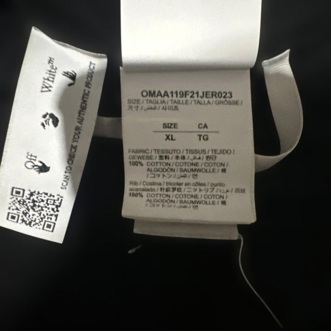 オフホワイトのTシャツ（正規品早い者勝ち）