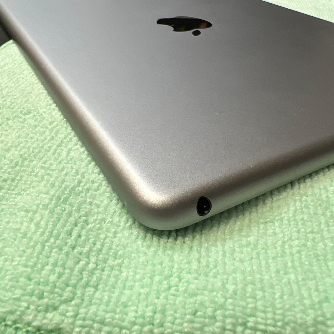 Apple iPad (第6世代) 32GB ブラック Wi-Fiモデル