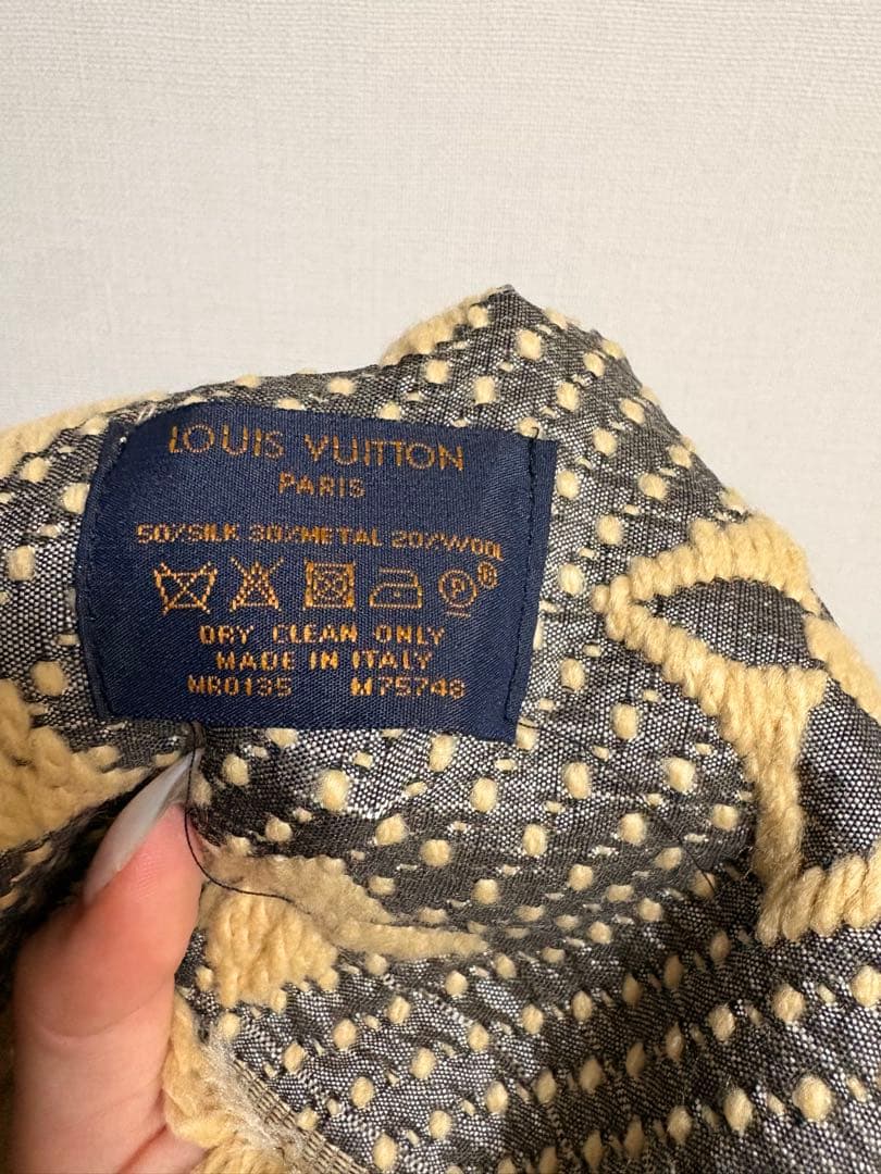 LOUIS VUITTON ルイヴィトンマフラー紙袋付き