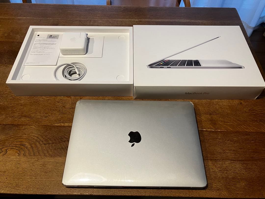 美品⭐︎MacBook Pro 2020 箱・クリアカバー付