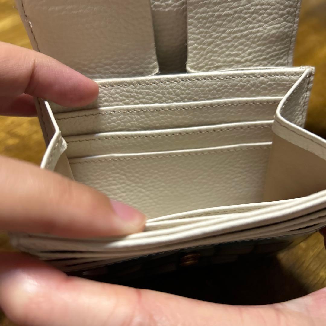 アタオ 2つ折り財布