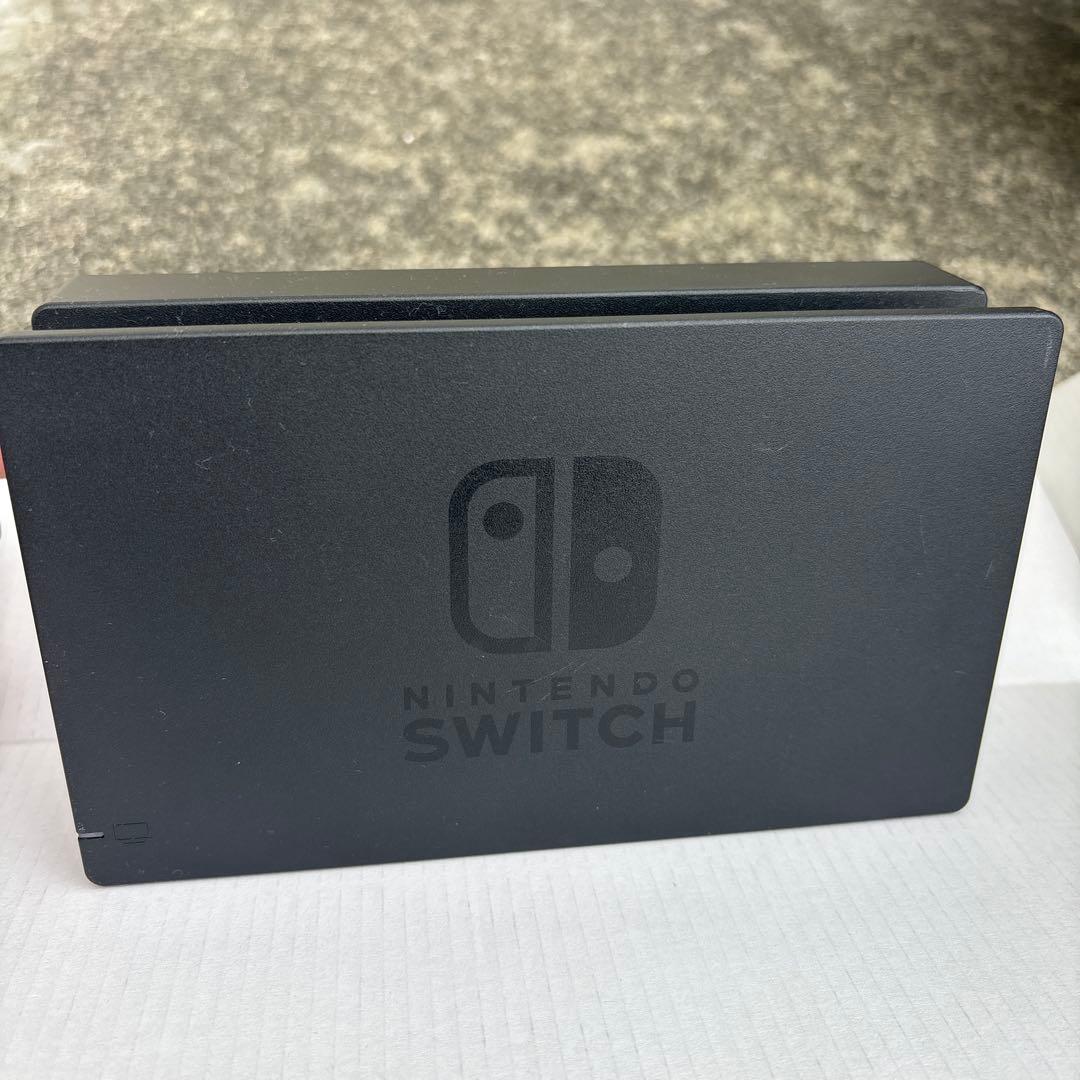 Nintendo Switch本体　　　＊ジョイコン無し