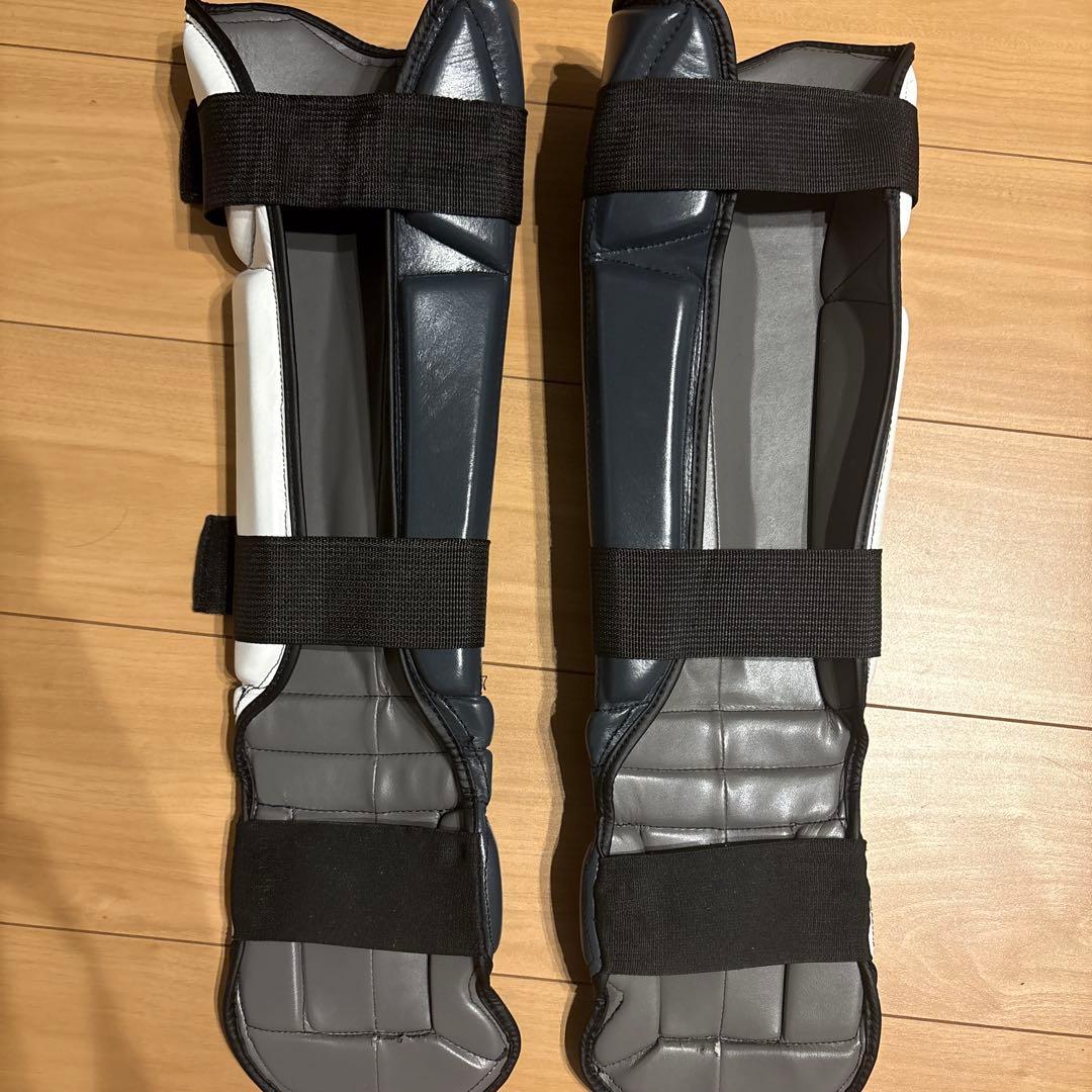 格闘技　レガース　GRIT