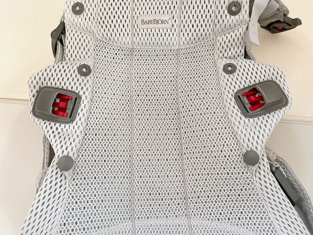 美品✨BabyBjorn ベビービョルン ベビーキャリア ハ－モニ－ シルバー