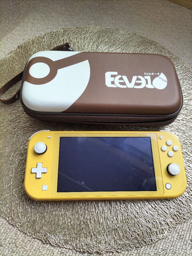 任天堂 ニンテンドースイッチライト イエロー イーブイケース付き イーブイ