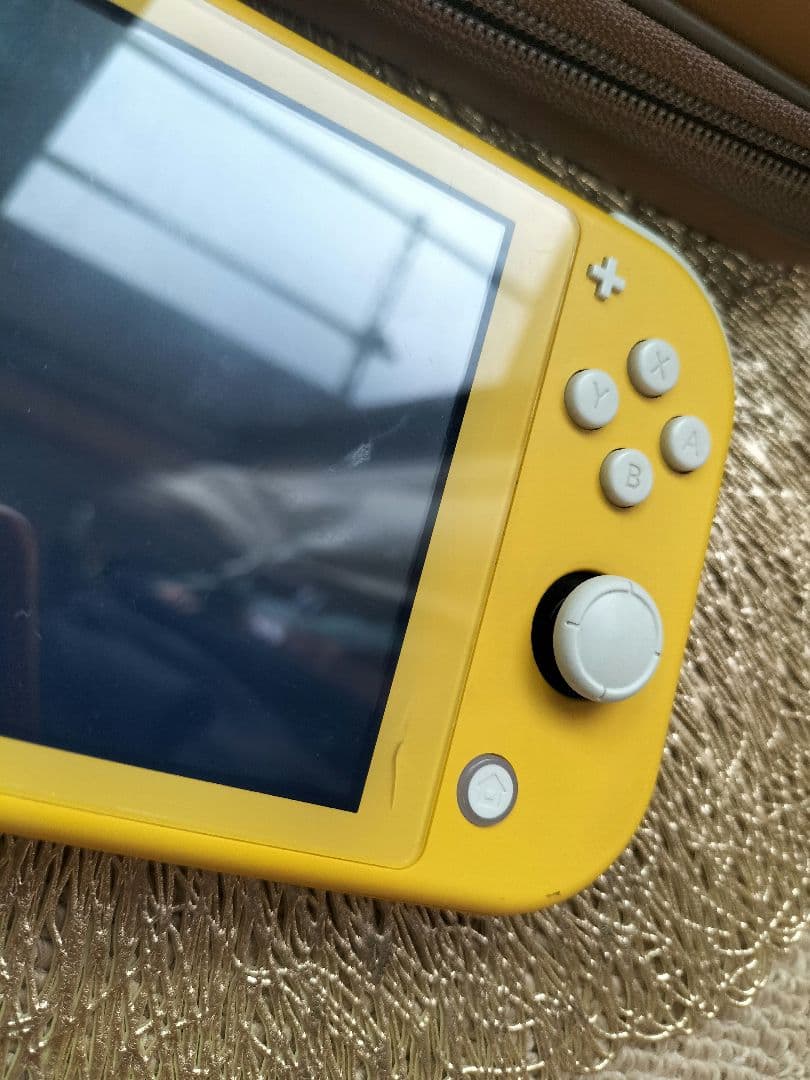 任天堂 ニンテンドースイッチライト イエロー イーブイケース付き イーブイ