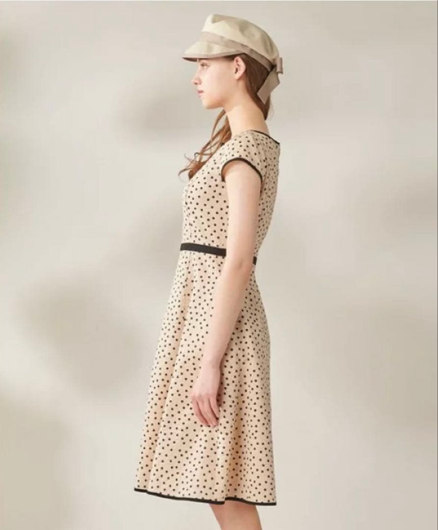 美品　TOCCA トッカ　ＣＡＲＡＭＥＬＬＡドレス　ワンピース　ベージュ系　2