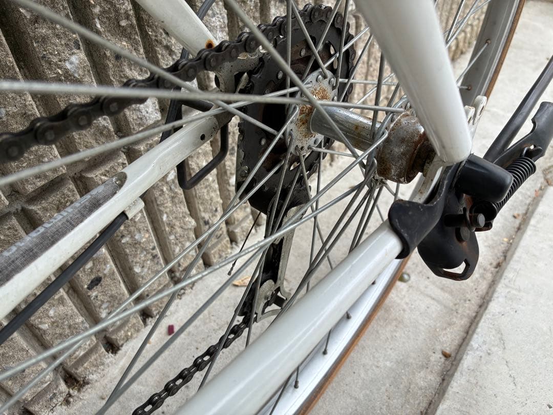 GRAPHIS クロスバイクホワイト 変速大阪府和泉市指定場所受取できる方 限定