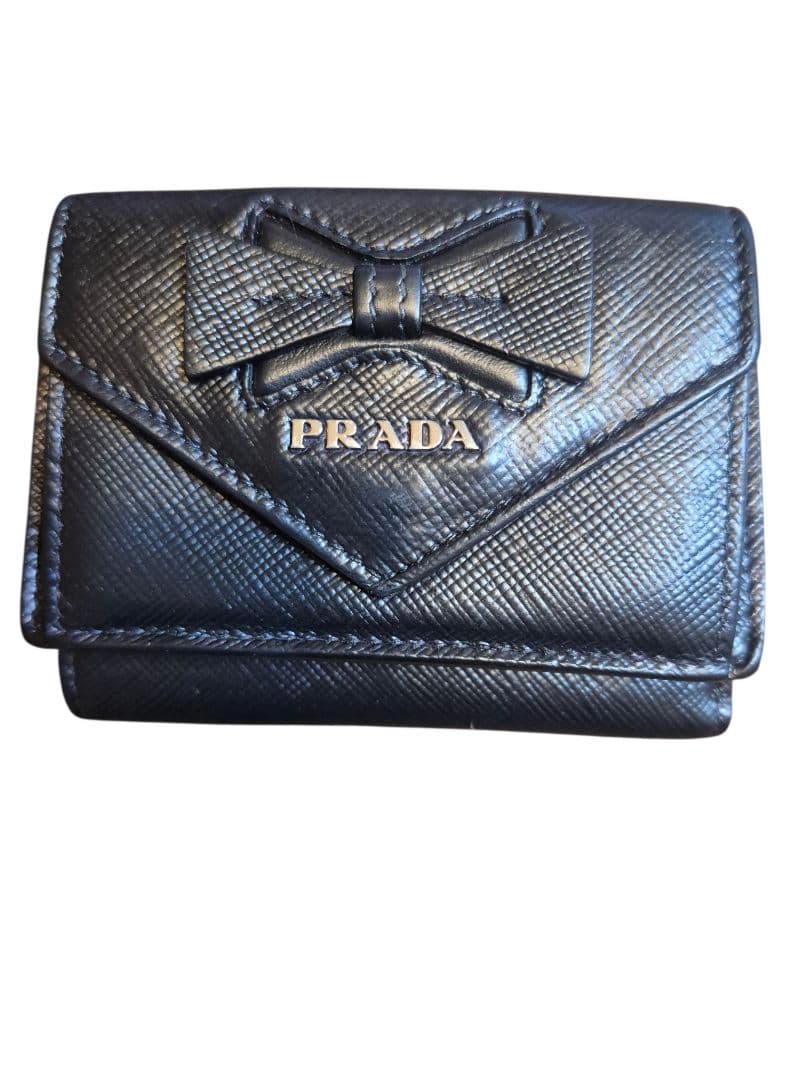 ＰＲＡＤＡ　プラダ　サフィアーノ　三つ折り財布 ミニレターリボン