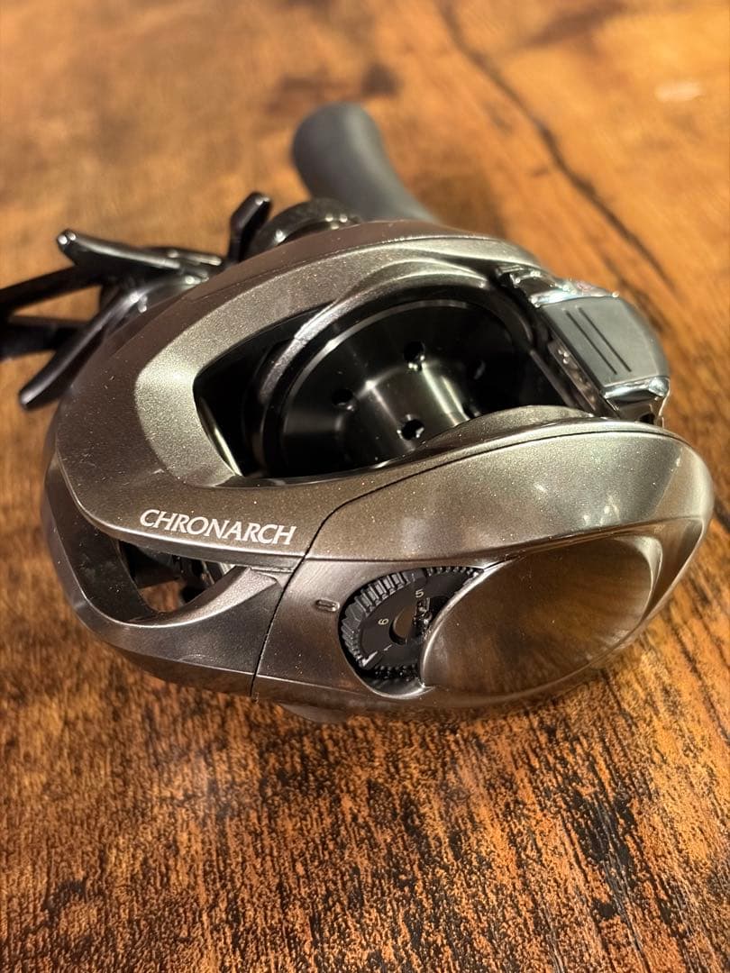 【美品】シマノ　SHIMANO クロナーク150XG 右ハンドル