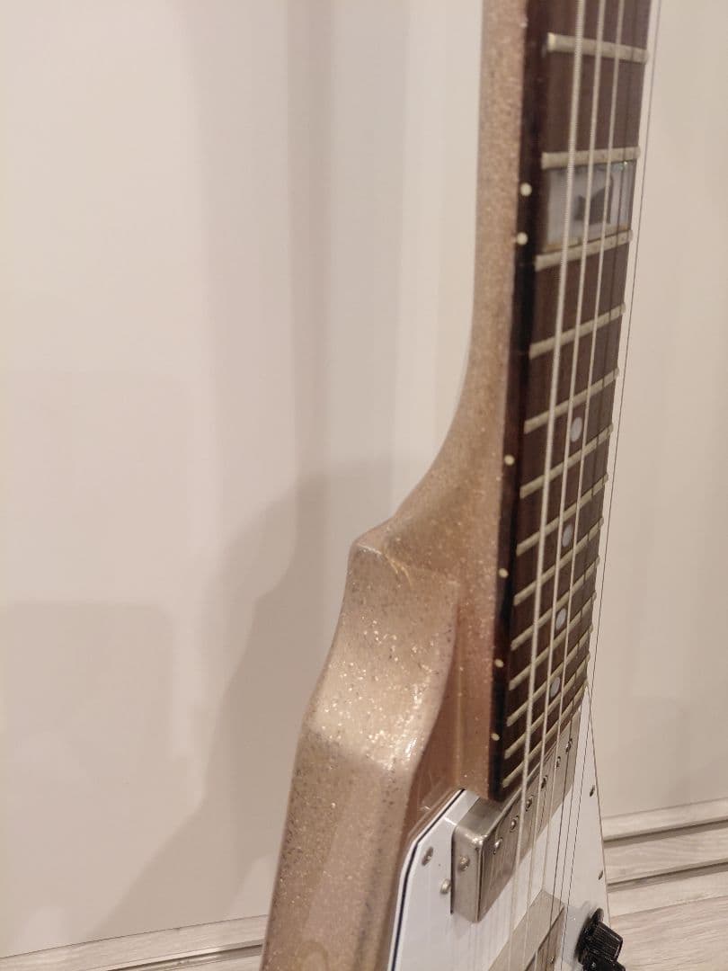 Burny LV-115KK ピンクスパークル ラルク Ken フライングV