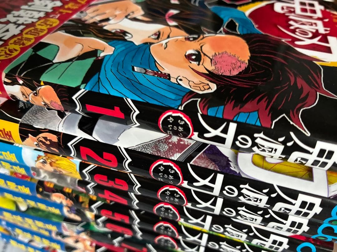 鬼滅の刃 1〜10巻初版、帯、5巻特典付き