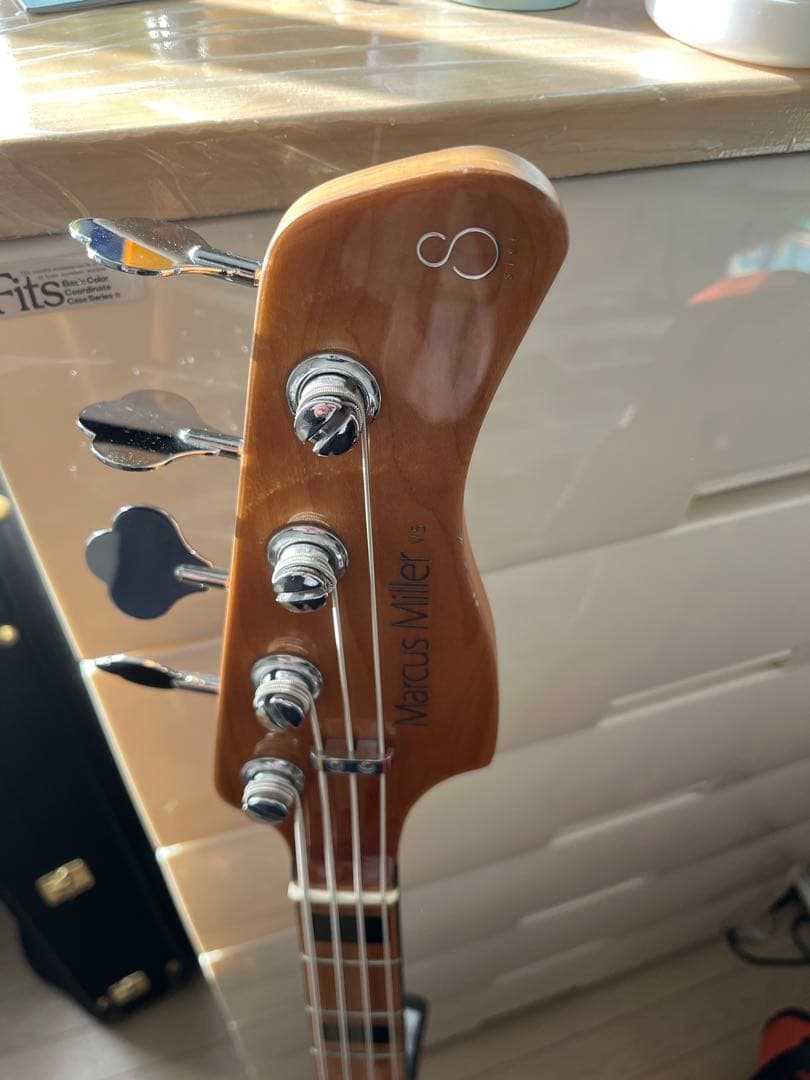 【エレキベース】Sire V5 TS